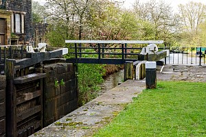 Rochdale Canal | Footbridge at Second Below Punchbowl Lock (42) | 1 May 2023