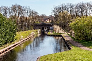 Rochdale Canal | Towpath Floating Pontoon Parking Bay and M62 Motorway Bridge (65B) | 4 April 2023