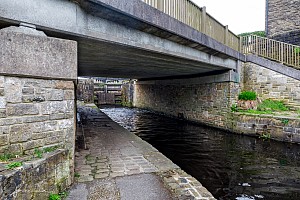 Rochdale Canal | Durn Bridge (48) | 17 April 2023