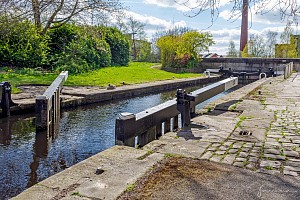 Rochdale Canal | Moss Lower Lock (50) and Oldham Road Bridge (59A) | 25 April 2023