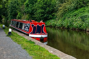 Rochdale Canal | Narrowboat moored between Broadbottom Lock (7) and Falling Royd Bridge (14) | 29 July 2023