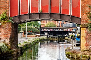 Rochdale Canal | Approaching Ancoats Upper Lock (82) and Great Ancoats Street Bridge (89) from Kitty Footbridge (88A) | 7 October 2023